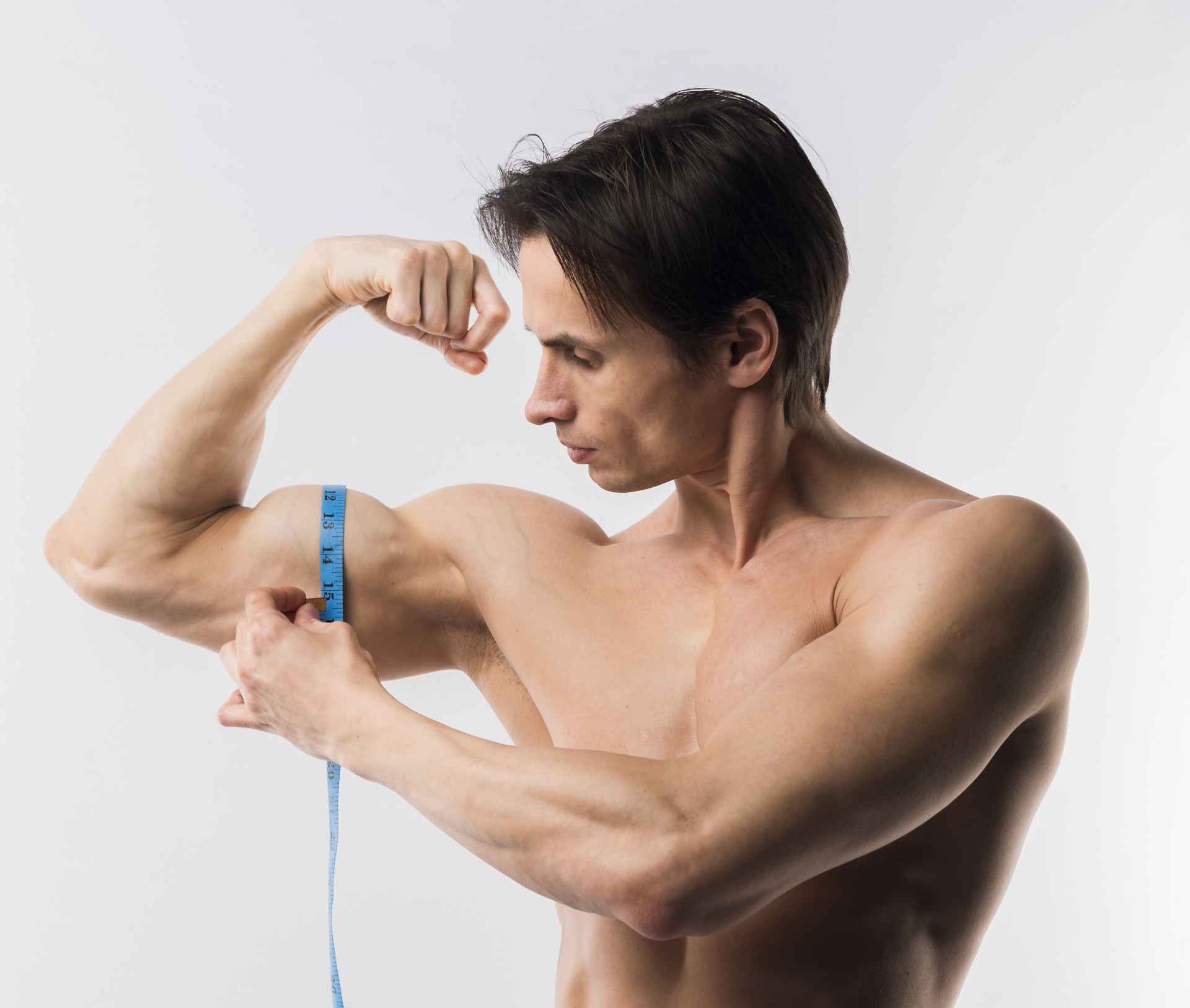 طرق تضخيم العضلات واستراتيجيات رياضية لبناء القوة واللياقة